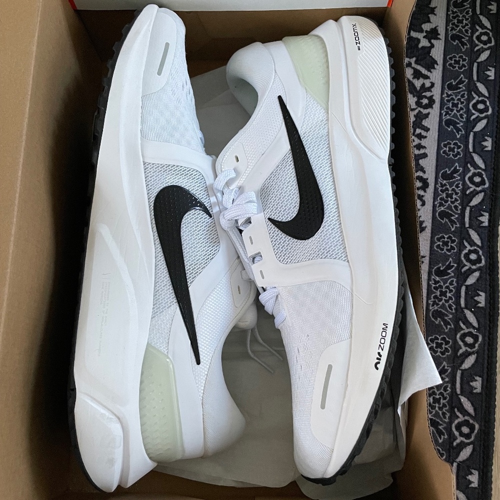 Men's Nike Air Zoom Vomero 16